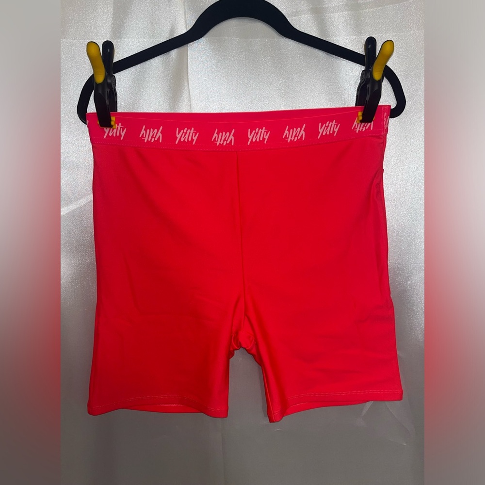 Fabletics Yitty, XL, Neon Pink, Shaping high-waist logo short. NWOT never worn
